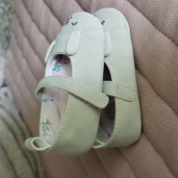 Carters baby shoes - Picture 2 of 4